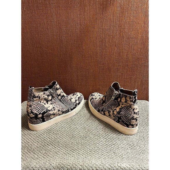 STEVE MADDEN WOMEN'S 7.5M  Wedgie BOOTIES BEIGE GRAY BLACK Snake Print - Picture 4 of 7